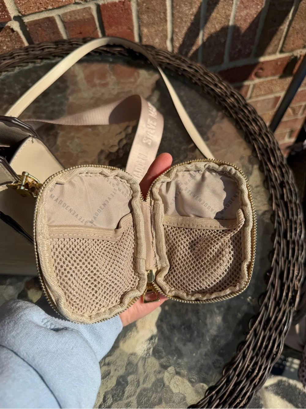 Steve Madden structured cream